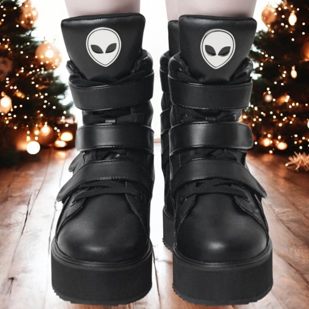 US11👽Killstar High Top Goth Sneakers - She's Out There -  Booties - Halloween - Picture 3 of 12